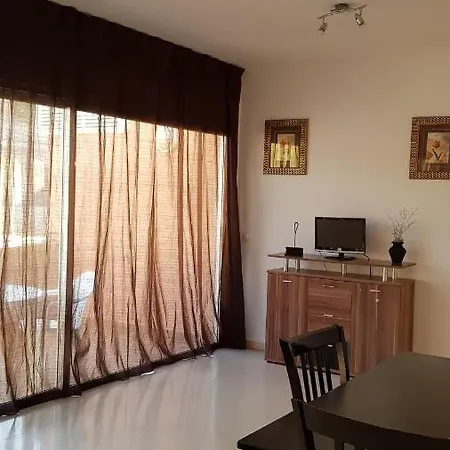 Strelitzia Park סן מיגל דה אבונה